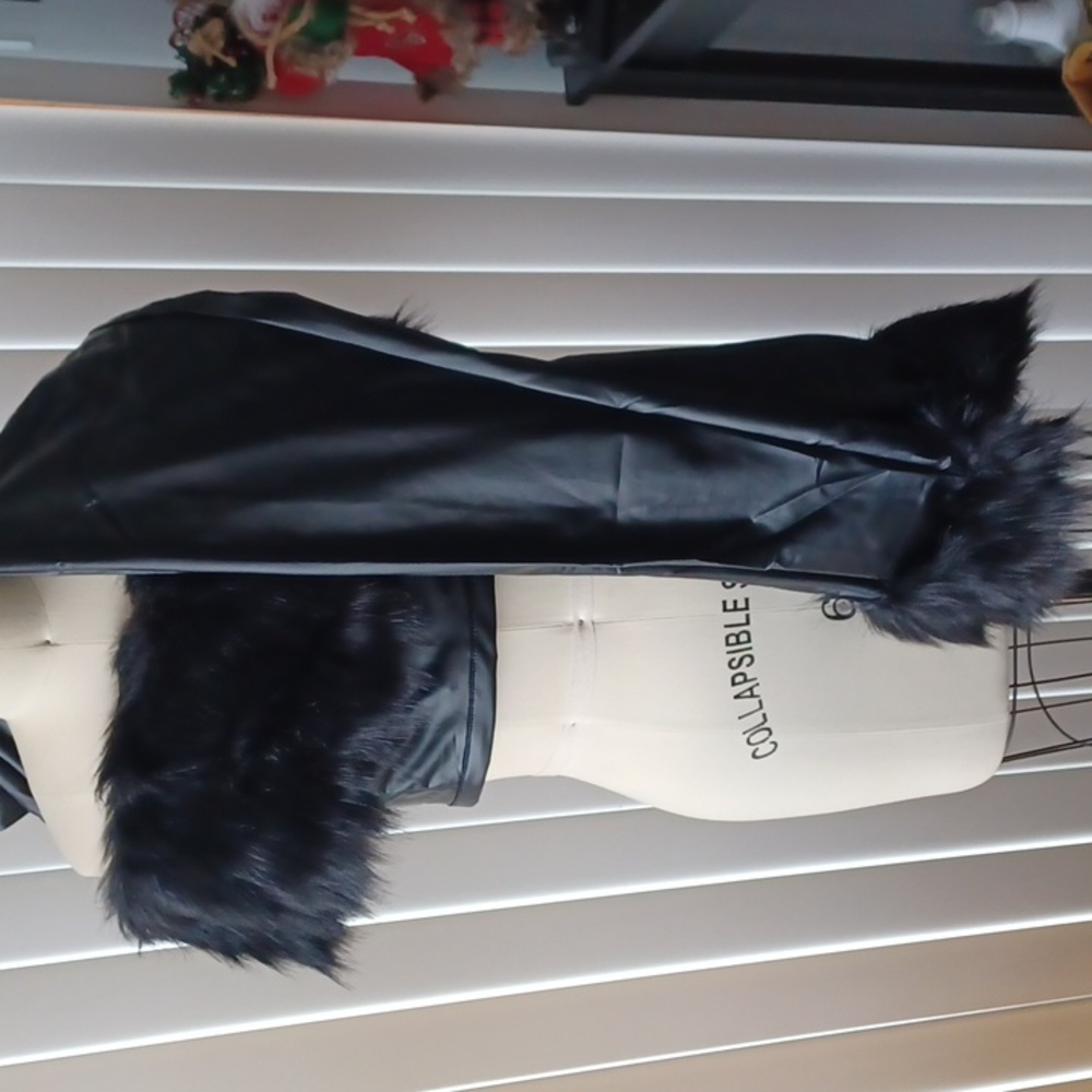 NEW!! N°1  PANTS AND TOP SET WITH FUR ON TOP & BOTTOM